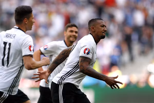 Boateng mở ra chiến thắng tưng bừng cho đội tuyển Đức. Ảnh: Reuters.