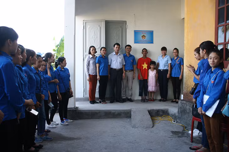 bàn giao ngôi nhà 