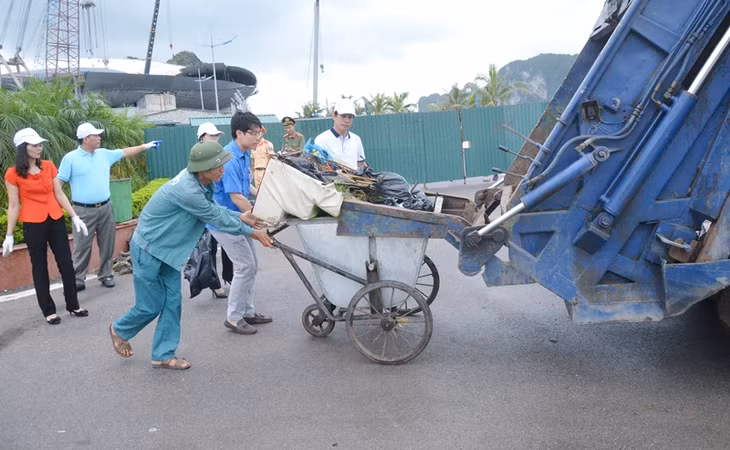 TP Hạ Long phát động Ngày chủ nhật Vì một Hạ Long xanh ảnh 11