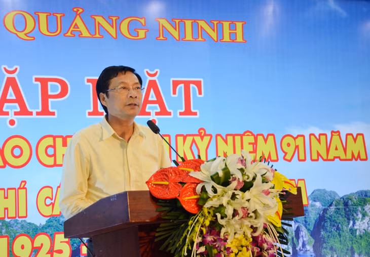 Đồng chí Nguyễn Văn Đọc, Bí thư Tỉnh ủy, Chủ tịch HĐND tỉnh phát biểu tại buổi gặp mặt báo chí