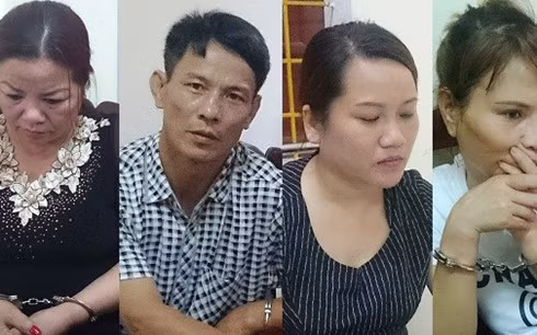 Hoàng Thị Ngoan, Hoàng Mậu Tuấn, Trần Thị Tâm, Đinh Thị Tuyết Minh (từ trái sang phải)