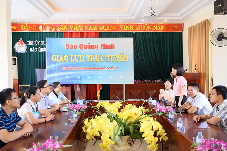 Quang cảnh buổi giao lưu trực tuyến.
