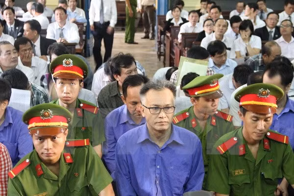 Quang cảnh phiên tòa. (Ảnh Thành Chung/TTXVN)
