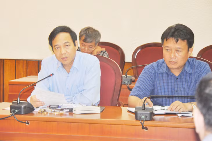 Đồng chí Đặng Huy Hậu, Phó Chủ tịch UBND tỉnh tham gia ý kiến tại buổi làm việc