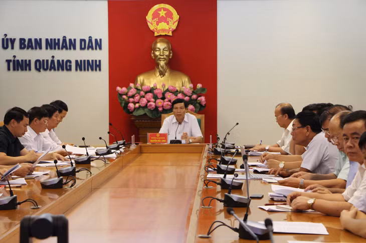 Quang cảnh cuộc họp