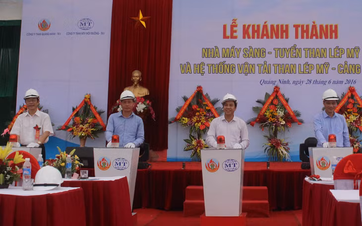  Lãnh đạo tỉnh và Tập đoàn TKV bấm nút khai trương tuyến băng tải Lép Mỹ -Cảng km6.