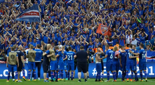 Iceland gây bất ngờ lớn trong lần đầu tiên dự Euro. Ảnh: Reuters