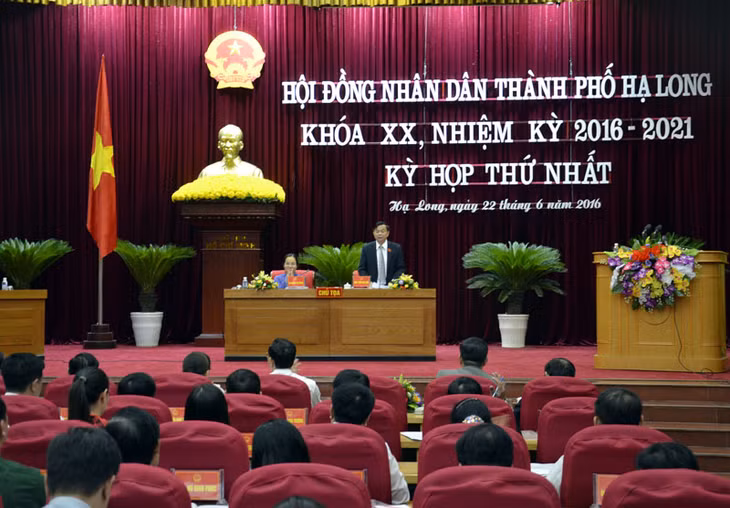 Quang cảnh kỳ họp thứ nhất HĐND TP Hạ Long khóa XX