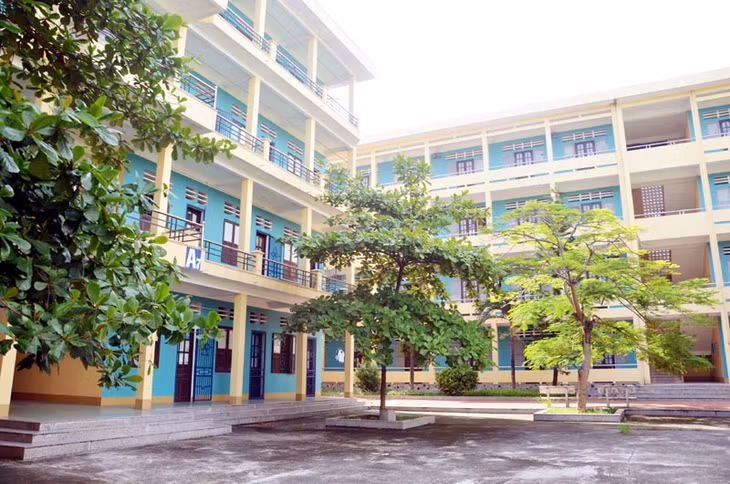 Trường Cao đẳng Công nghiệp và Xây dựng (phường Phương Đông, TP Uông Bí) dự kiến là một trong 6 điểm thi của cụm thi đại học tại tỉnh, hiện đã hoàn tất công tác chuẩn bị cho kỳ thi.