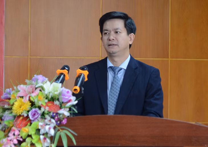 Đồng chí Lê Quang Tùng, Ủy viên dự khuyết BCH Trung ương Đảng, Phó Chủ tịch UBND tỉnh phát biểu tại hội nghị