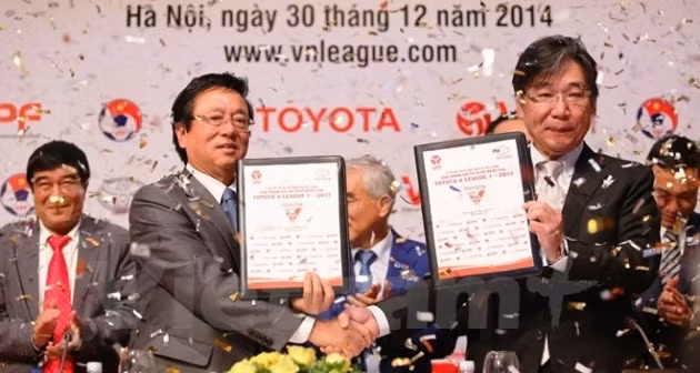  Lễ kí kết giữa Toyota và VPF năm 2014.
