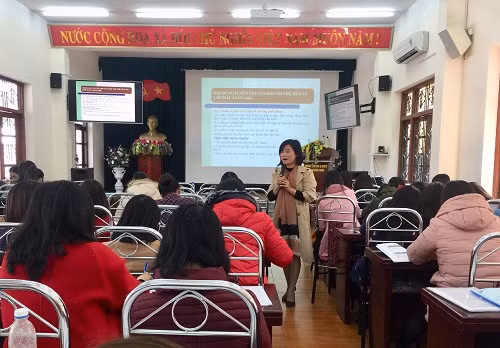 Quang cảnh hội nghị tập huấn. Ảnh: Thu Hà, Phòng Giáo dục Mầm non, Sở GD&ĐT