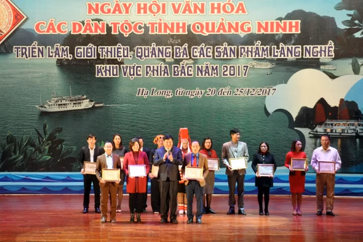 Giải Nhất toàn đoàn thuộc về các đoàn: TP Uông Bí, TP Móng Cái và TP Hạ Long.