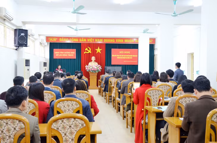 Quang cảnh hội nghị