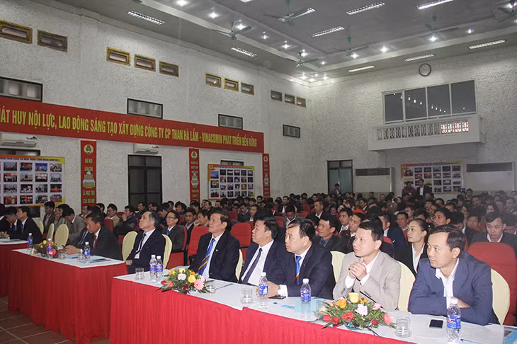 Quang cảnh hội nghị