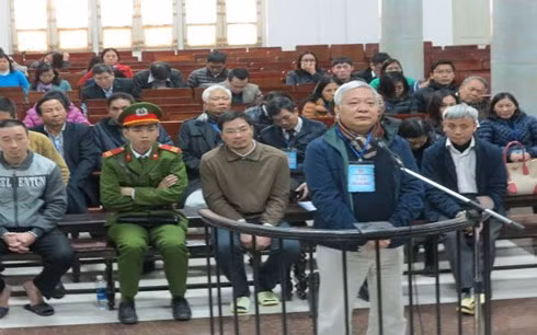 Các bị cáo tại phiên tòa sơ thẩm.