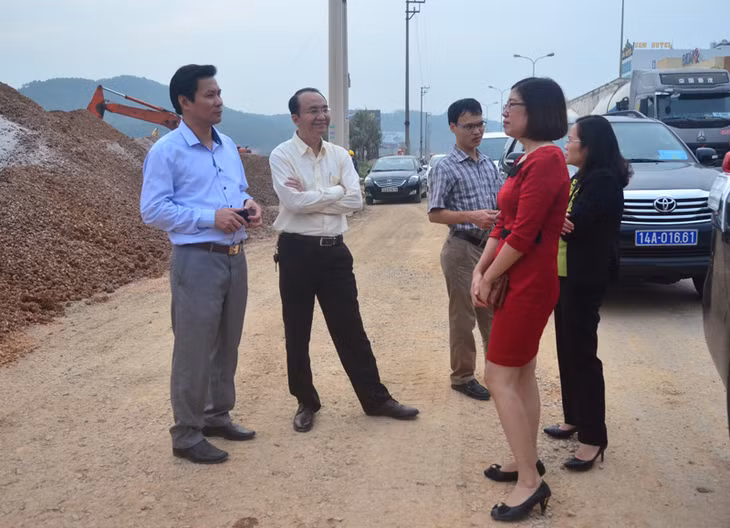 Đoàn giám sát Ban Pháp chế, HĐND tỉnh giám sát tại Dự án Khu biệt thự đồi thủy sản của Công ty CP Đầu tư 577 (phường Bãi Cháy, TP Hạ Long).