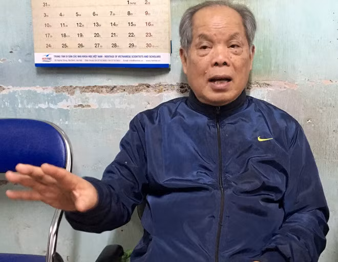 PGS Bùi Hiền cho rằng cải tiến chữ quốc ngữ chỉ nhằm điều chỉnh bảng chữ cái, không làm thay đổi cách đọc và ý nghĩa của câu chữ. Ảnh: Quyên Quyên.