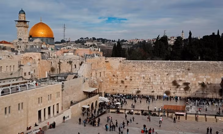 Bức tường phía Tây (bên phải) ở thành cổ Jerusalem. (Nguồn: AFP)