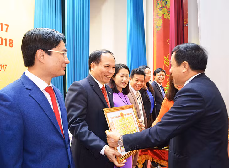 Cá nhân tiêu biểu được khen thưởng