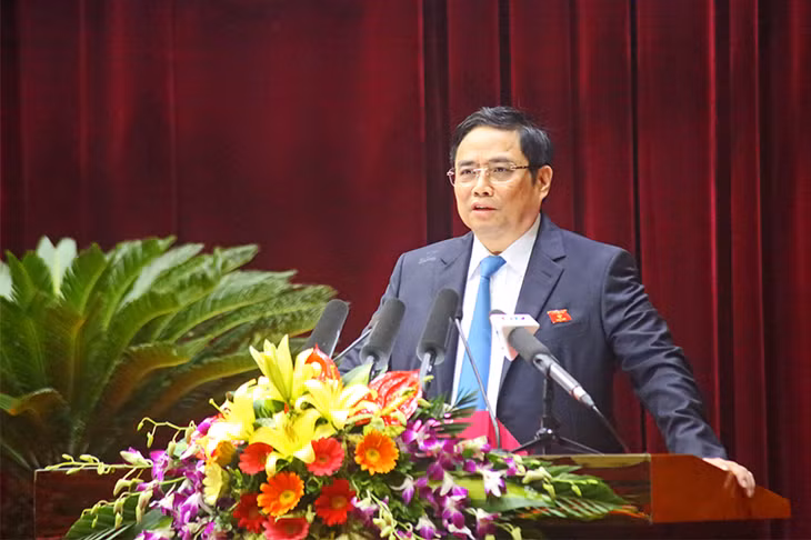 Đồng chí Phạm Minh Chính, hính trị, Ủy viên Bộ Chính trị, Bí thư T.Ư Đảng, Trưởng Ban Tổ chức T.Ư, ĐBQH tỉnh Quảng Ninh khoá XIV phát biểu chỉ đạo tại Kỳ họp.
