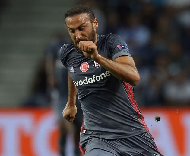  Tiền đạo Cenk Tosun sẽ đến Ngoại hạng Anh trong màu áo Everton.