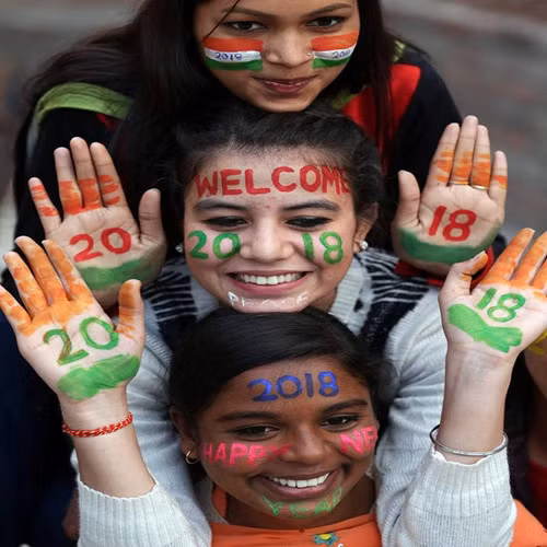  Không khí chuẩn bị đón Giao thừa ở Amritsar, Ấn Độ, ngày 31/12/2017. Ảnh: EPA. 