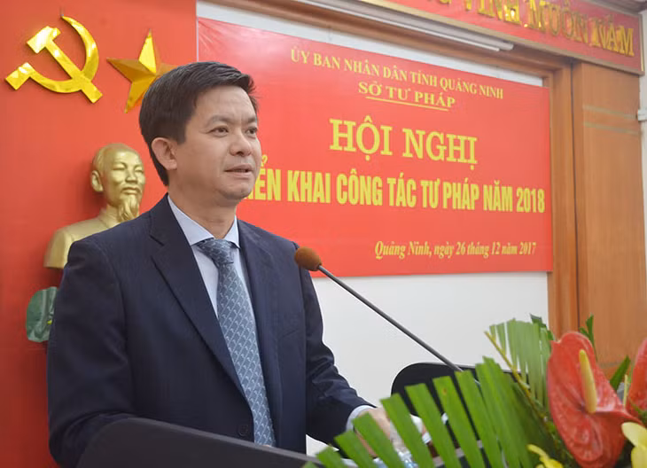 Đồng chí Lê Quang Tùng, Phó Chủ tịch UBND tỉnh phát biểu tại hội nghị.