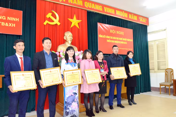 Sở LĐ,TB&XH khen thưởng các tập thể, cá nhân có thành tích xuất sắc trong công tác GDNN năm 2017