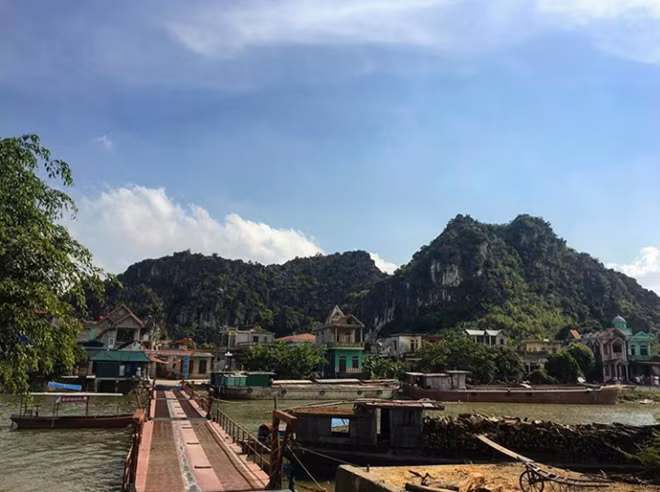 Khung cảnh khu nghỉ dưỡng Kênh Gà nhìn từ xa. Ảnh: Heonju.