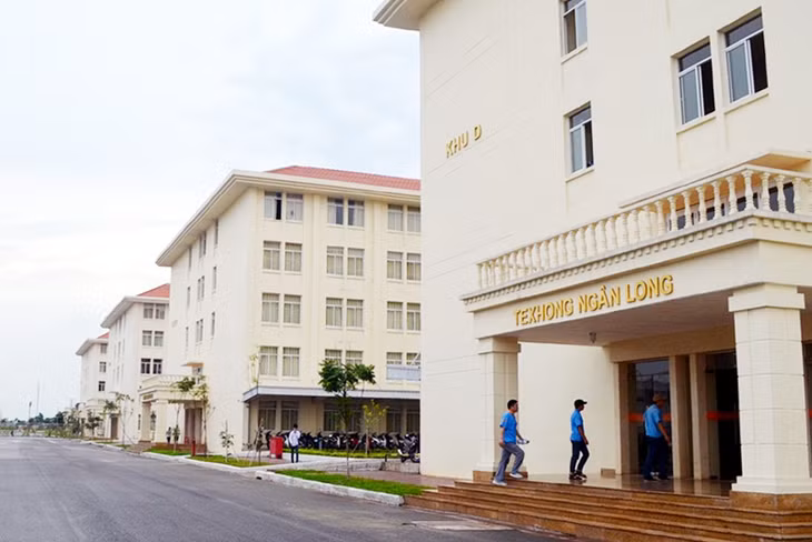 Nhà tập thể dành cho CNLĐ của Công ty TNHH KHKT Texhong Ngân Long (KCN Hải Yên, TP Móng Cái).