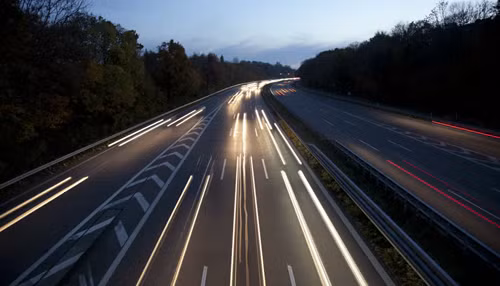 Cao tốc Autobahn, hệ thống giao thông tốc độ cao bậc nhất thế giới cũng không lắp đèn.