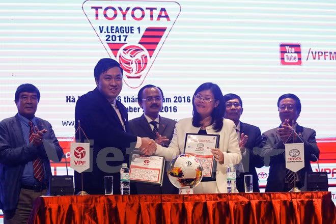 VPF thu lợi 1,6 tỷ đồng sau mùa giải chuyên nghiệp 2016. (Ảnh: Minh Chiến/Vietnam+)