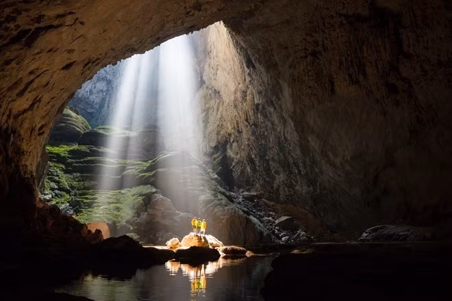  Theo bình chọn của trang Condé Nast Traveler, Việt Nam là một trong top 20 quốc gia được yêu thích nhất dựa trên những đánh giá về ẩm thực, danh lam thắng cảnh và chi phí hợp lý cho du lịch. 