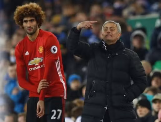  Fellaini được Mourinho giữ lại