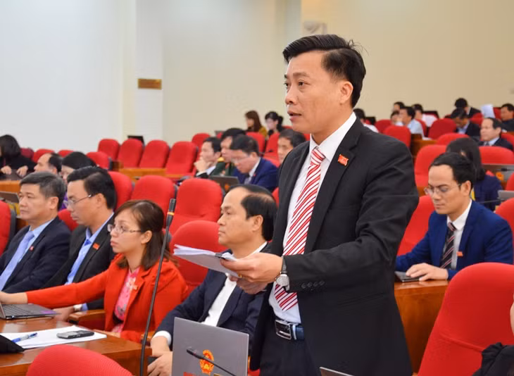 Đại biểu Ngọc Thái Hoàng, tổ đại biểu TP Cẩm Phả chất vấn về nội dung liên quan đến tai nạn lao động