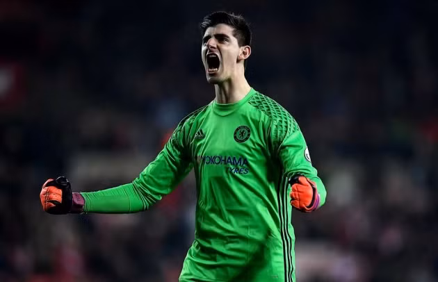  Courtois sẽ phải hy sinh vì James Rodriguez?