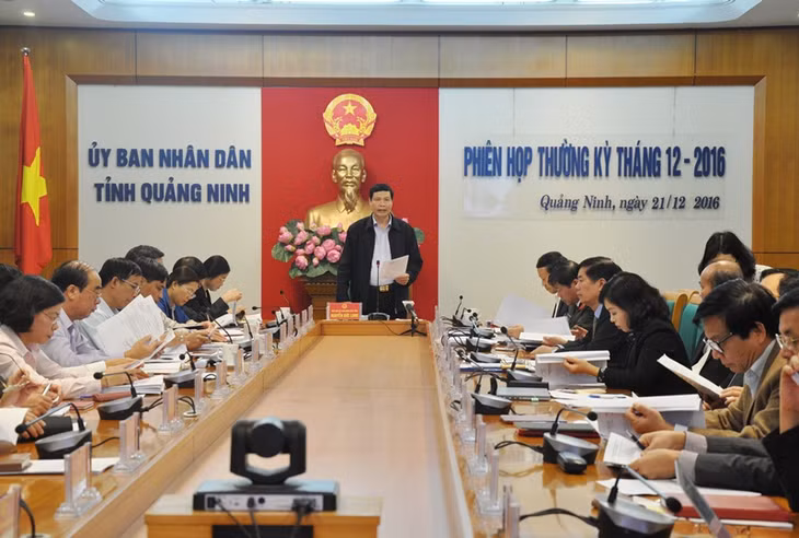 Đồng chí Nguyễn Đức Long, Chủ tịch UBND tỉnh chỉ đạo cuộc họp.