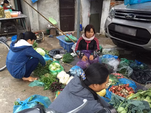 Thực phẩm không rõ nguồn gốc xuất xứ gây ảnh hưởng nghiêm trọng đến sức khỏe người dân. (Ảnh: T.TRÀ)