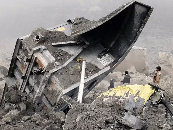 Hiện trường vụ sập mỏ than ở Godda ngày 30/12. (Nguồn: AFP/TTXVN)
