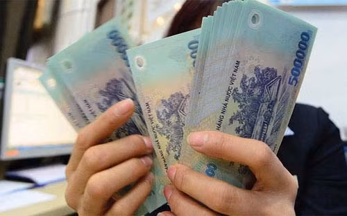 Năm 2016, ước tính huy động VND của các tổ chức tín dụng tăng tới 23% trong khi huy động ngoại tệ giảm khoảng 7% so với cuối 2015.