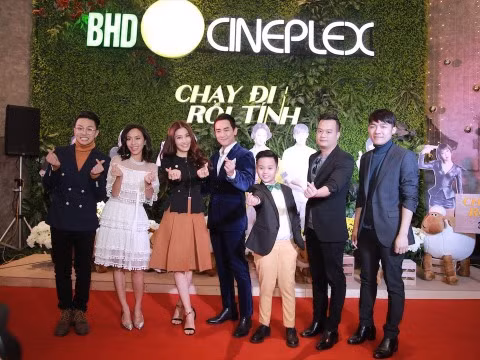 Đoàn làm phim 'Chạy đi rồi tính' tổ chức showcase tại Hà Nội hôm 17/12/2016