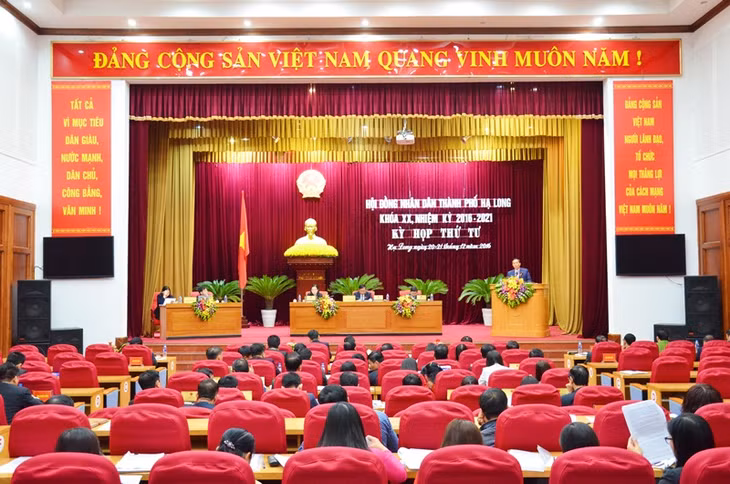 Quang cảnh kỳ họp
