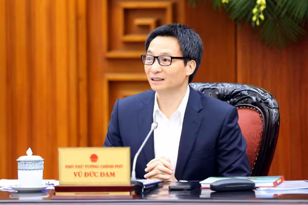 Phó Thủ tướng Vũ Đức Đam cho rằng những chuyển biến tích cực của ngành du lịch, có sự phối hợp chặt chẽ của các bộ, ngành và sự vào cuộc quyết liệt của các địa phương. Ảnh: VGP/Đình Nam (baochinhphu.vn)