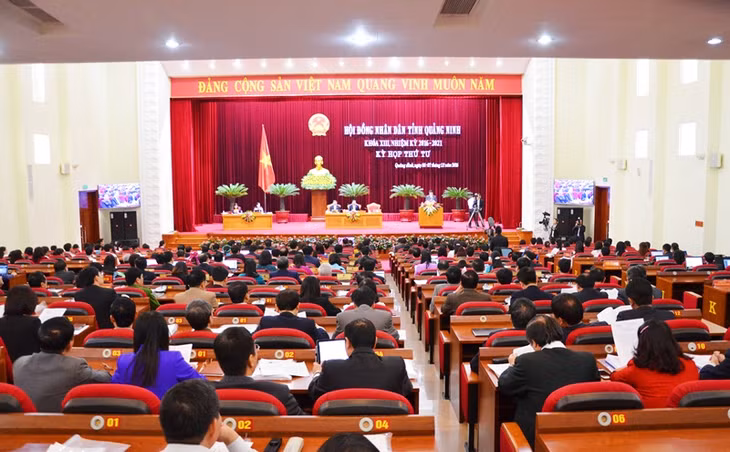 Quang cảnh kỳ họp