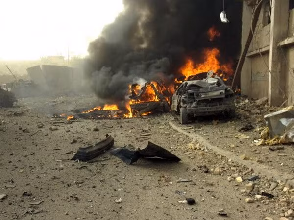 Hiện trường một vụ đánh bom ở Baghdad. (Nguồn: iraqinews.com)
