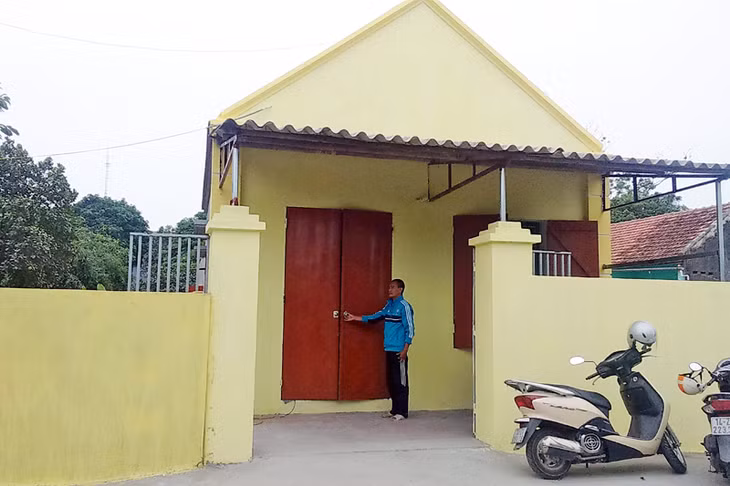 Ngôi nhà mới của ông Hoàng Văn Hiếu, trú tại xã Hồng Phong, TX Đông Triều được hỗ trợ xây bằng nguồn Quỹ Đền ơn đáp nghĩa của tỉnh.