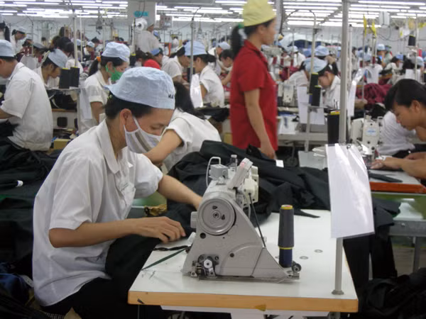 Tổng kim ngạch xuất khẩu hàng dệt may năm 2016 ước đạt 23,56 tỷ USD, tăng 3,3% so với năm 2015 (Ảnh:M.P)