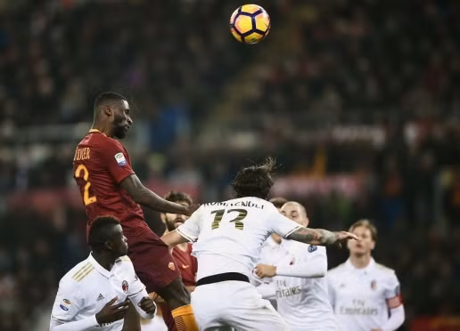  Antonio Rudiger chơi hay trong màu áo Roma