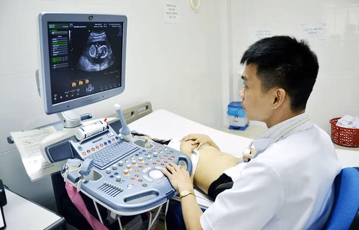 Khám sàng lọc trước sinh ở Bệnh viện Sản Nhi Quảng Ninh.